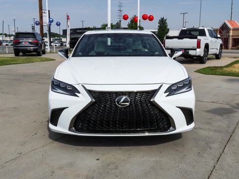 Used 2023 Lexus ES 350 F Sport w/ Accessory Package (Z2) FWD image 3