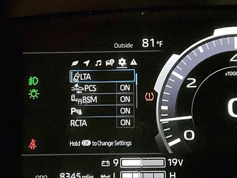 Used 2025 Toyota Tundra Limited AWD/4WD image 37