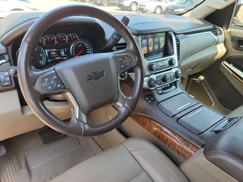 Used 2020 Chevrolet Suburban Premier RWD image 9