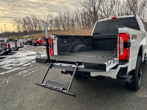 Used 2023 Ford F250 Lariat w/ Lariat Ultimate Package image 24