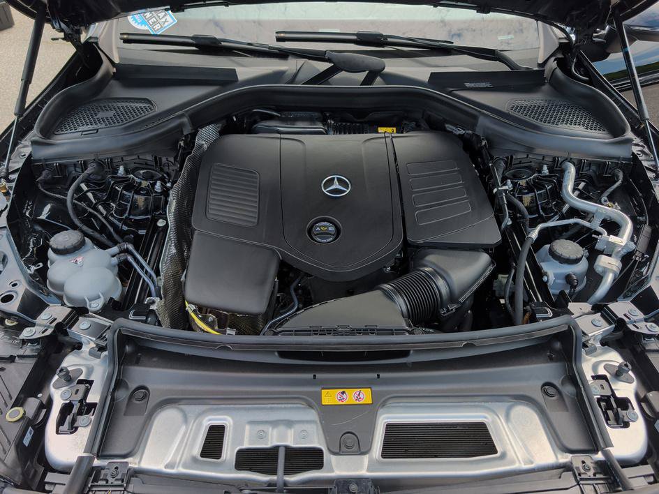 Used 2025 Mercedes-Benz GLC 300 4MATIC image 28