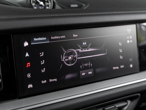 Certified 2025 Porsche Cayenne S AWD/4WD image 30