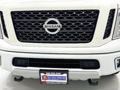 Used 2016 Nissan Titan PRO-4X image 16