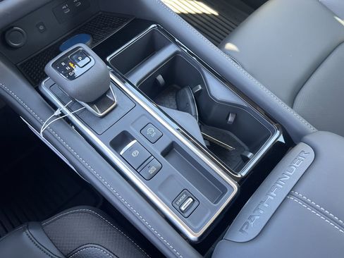New 2026 Nissan Pathfinder SL image 8