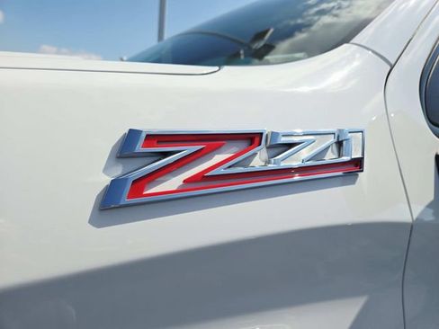 Used 2019 Chevrolet Silverado 1500 RST AWD/4WD image 16