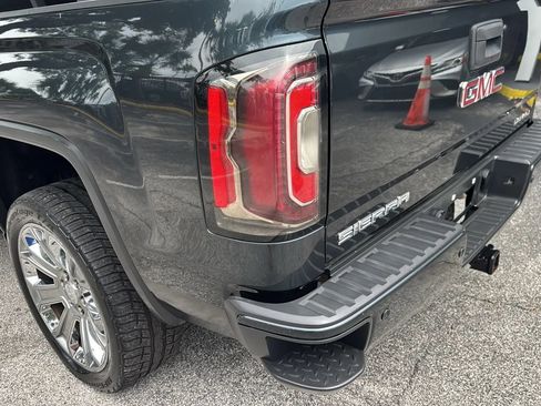 Used 2017 GMC Sierra 1500 Denali w/ Denali Ultimate Package AWD/4WD image 43