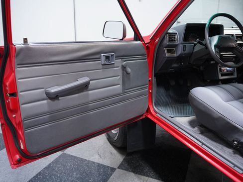 Used 1988 Toyota Pickup 4x4 Regular Cab image 29