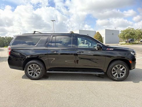 Used 2023 Chevrolet Suburban Z71 w/ Luxury Package AWD/4WD image 6