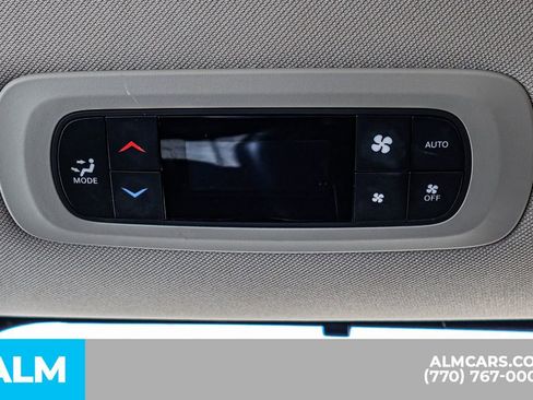Used 2024 Chrysler Pacifica Touring-L FWD image 61