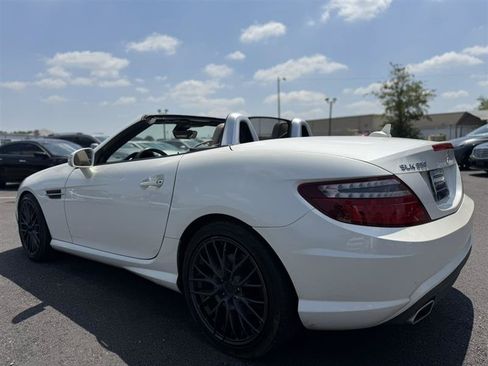 Used 2015 Mercedes-Benz SLK 350 image 11