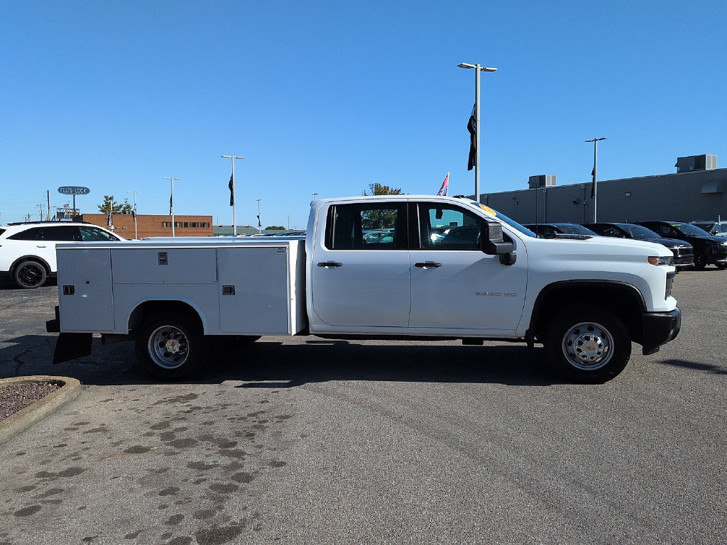 Used 2025 Chevrolet Silverado 3500 W/T AWD/4WD image 2