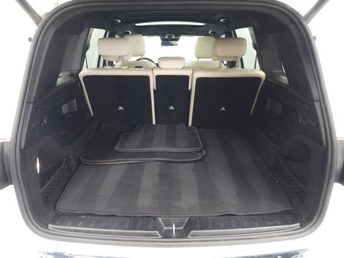 Used 2021 Mercedes-Benz GLB 250 4MATIC image 11