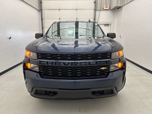 Used 2020 Chevrolet Silverado 1500 Custom w/ Custom Value Package AWD/4WD image 2