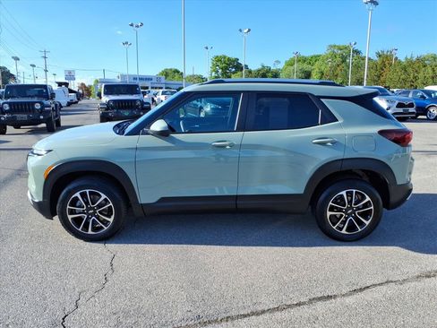 Used 2025 Chevrolet TrailBlazer LT AWD/4WD image 7