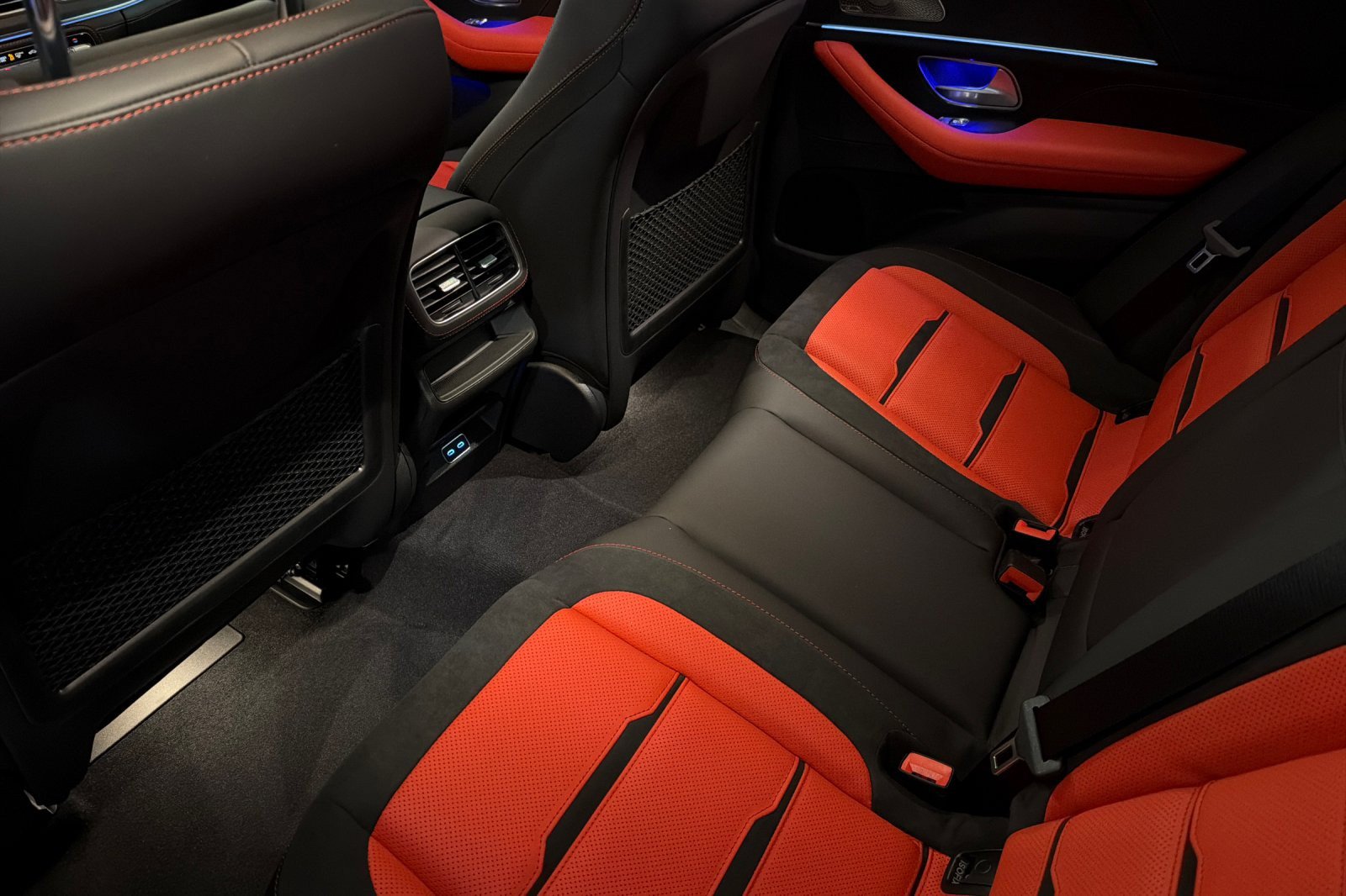 New 2026 Mercedes-Benz GLE 53 AMG 4MATIC Coupe image 11