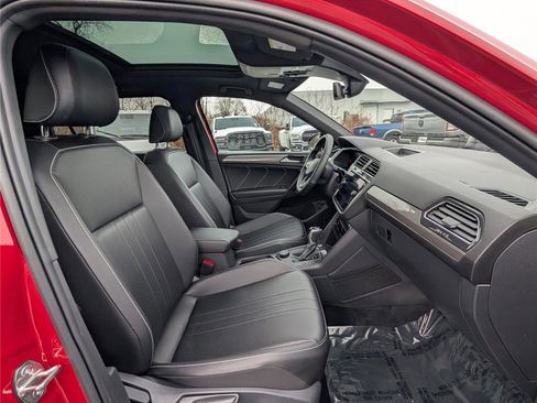 Used 2024 Volkswagen Tiguan SE R-Line image 11