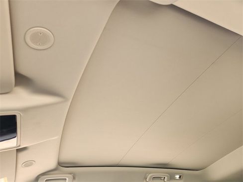 Used 2025 Land Rover Discovery Sport S image 24