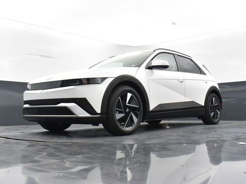 New 2025 Hyundai Ioniq 5 SEL image 30