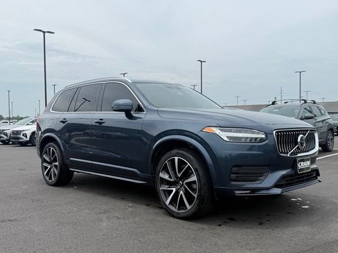 Used 2020 Volvo XC90 T6 Momentum w/ Protection Package AWD/4WD image 3