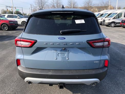 New 2025 Ford Escape SE w/ Class II Trailer Tow Package FWD image 3