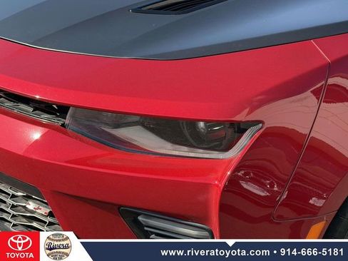 Used 2017 Chevrolet Camaro SS image 9