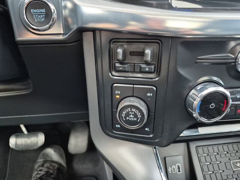 New 2025 Ford F150 Lariat w/ Equipment Group 502A High image 35