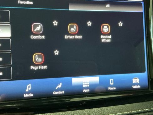 Used 2024 Chrysler Pacifica Touring-L image 38