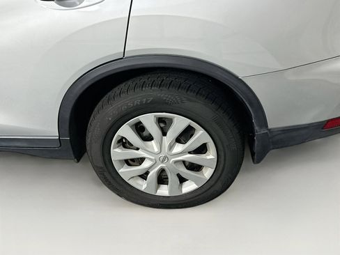 Used 2019 Nissan Rogue S FWD image 11