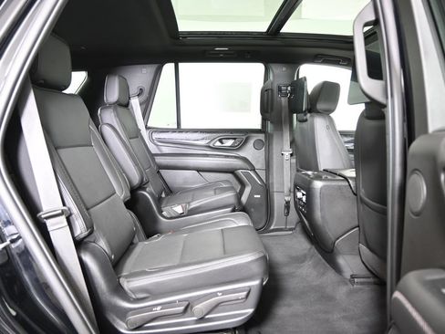Used 2023 GMC Yukon Denali w/ Advanced Technology Package AWD/4WD image 15