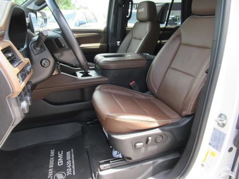 Used 2021 Chevrolet Tahoe High Country w/ Premium Package AWD/4WD image 23