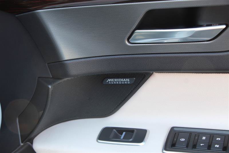 Used 2018 Jaguar XF S AWD/4WD image 33
