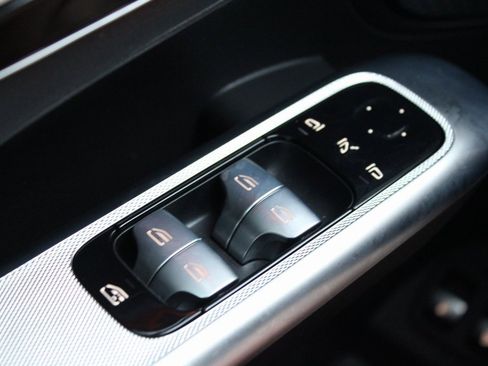 Certified 2025 Mercedes-Benz GLC 350e 4MATIC image 13