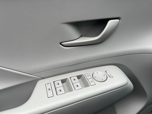 Used 2025 Hyundai Kona SEL image 20