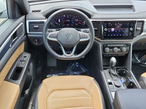 Used 2023 Volkswagen Atlas Cross Sport SEL Premium R-Line AWD/4WD image 17