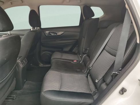 Used 2020 Nissan Rogue S w/ Special Edition Package FWD image 28
