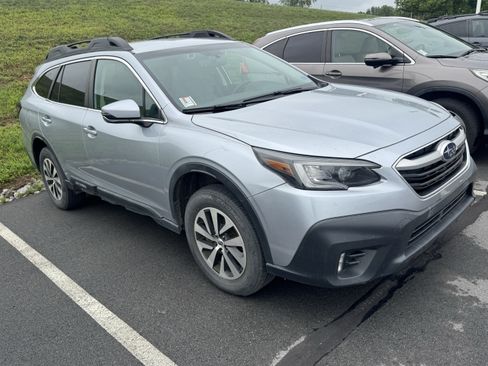 Used 2021 Subaru Outback Premium AWD/4WD image 1