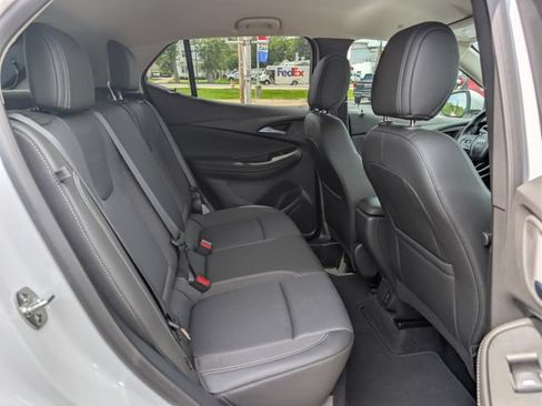 Used 2025 Buick Encore GX Preferred FWD image 17