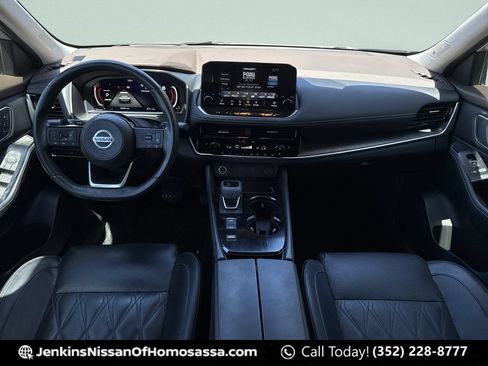 Certified 2021 Nissan Rogue Platinum FWD image 25