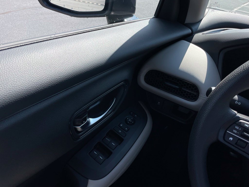 Certified 2026 Honda HR-V LX image 22