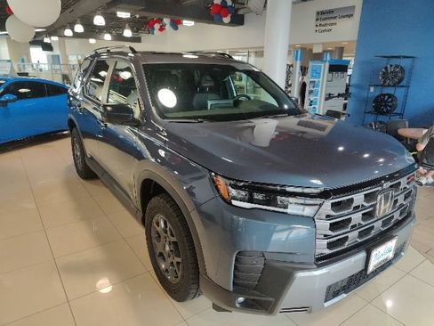 Used 2026 Honda Pilot TrailSport image 11