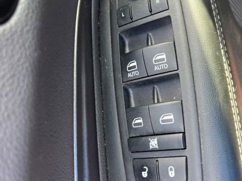 Used 2023 Dodge Durango SXT w/ SXT Blacktop Group image 12