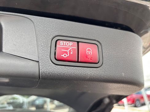 Used 2025 Mercedes-Benz GLB 250 image 24
