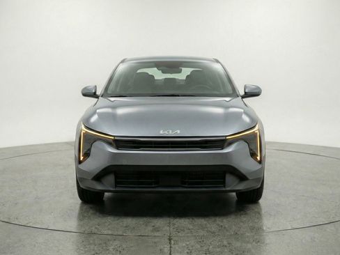 Used 2025 Kia K4 LXS image 2