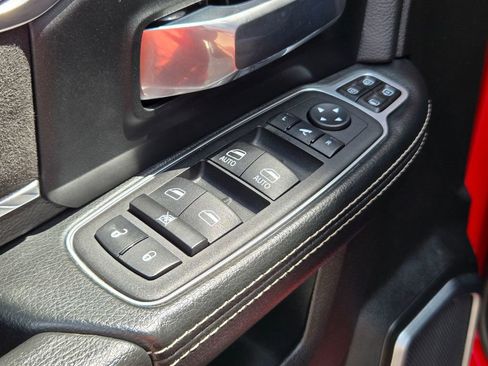 Used 2024 RAM 2500 Laramie AWD/4WD image 12