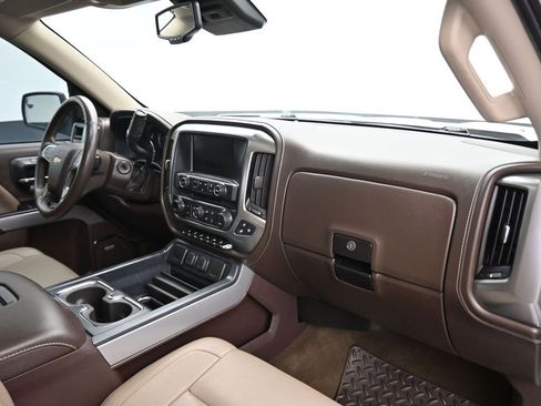 Used 2017 Chevrolet Silverado 1500 LTZ Z71 w/ LTZ Plus Package image 46