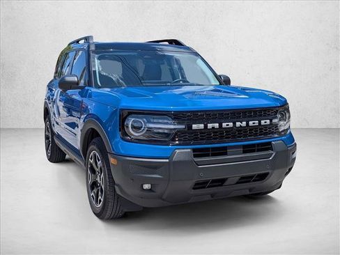 Used 2025 Ford Bronco Sport Outer Banks w/ Outer Banks Tech Package+ AWD/4WD image 3