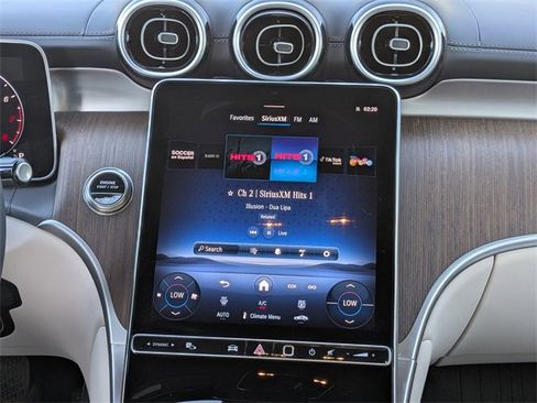 Used 2025 Mercedes-Benz GLC 300 image 19