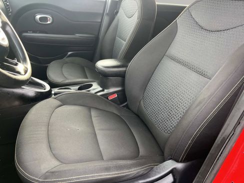 Used 2016 Kia Soul + image 29