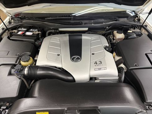 Used 2004 Lexus LS 430 w/ Modern Luxury Pkg RWD image 24
