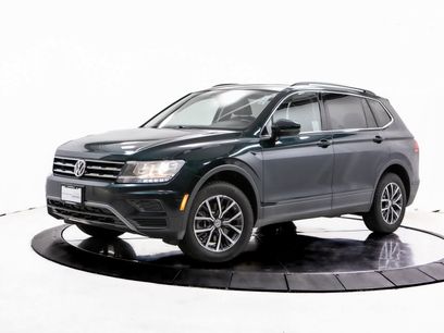 Used 2019 Volkswagen Tiguan SE w/ Panoramic Sunroof Package
